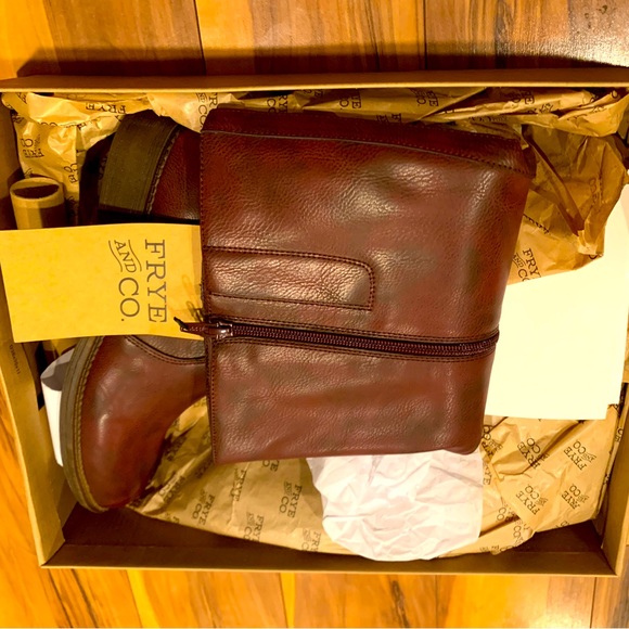 *NEW IN BOX* Frye Gibson Women’s Boots